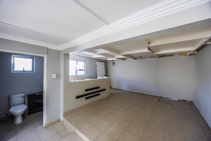 3 Bedroom Property for Sale in Sunnyridge Eastern Cape